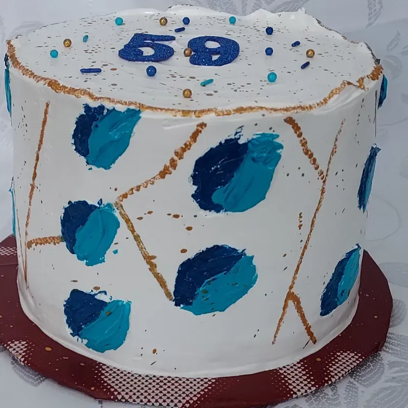 Cake 20 cm, relleno con  dulce de leche 