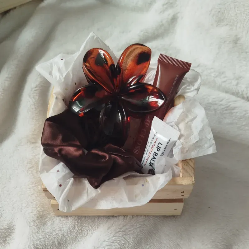 Caja de regalo Mini Latte girl ☕🍪✨