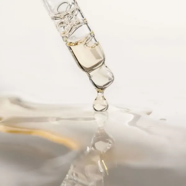 
En Serene Essence, creemos que el cuidado personal no es un lujo, sino una forma de amor propio. Nuestra tienda está dedicada a ofrecerte lo mejor en skincare y maquillaje de gama alta, cuidadosamente seleccionados para brindarte una experiencia transformadora y consciente. Cada producto en nuestro catálogo ha sido elegido por su eficacia, calidad de ingredientes y compromiso con tu bienestar.

Nos especializamos en fórmulas avanzadas, marcas reconocidas y productos que equilibran ciencia, naturaleza y sofisticación. Desde tratamientos rejuvenecedores hasta cosméticos que realzan tu belleza natural, Serene Essence es tu espacio para reconectar contigo y celebrar tu piel.

Invierte en ti sin culpa: porque mereces sentirte bien, verte bien y cuidar de ti con propósito y elegancia.
