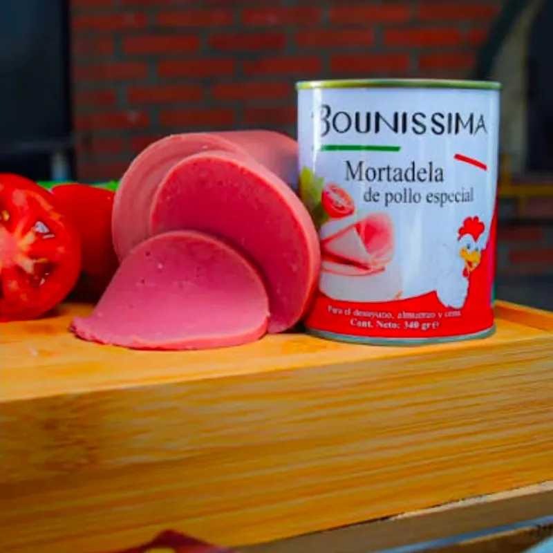 Latas mortadela de pollo