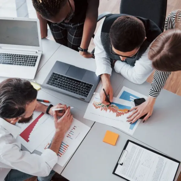 Diseñado para emprendedores y futuros empresarios cubanos. Ofrecemos consultoría, asesoramiento, herramientas y capacitación para transformar tu idea en una empresa viable y exitosa en el mercado cubano.