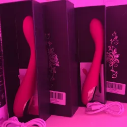 Dildo vibrador con diferentes vibracioness