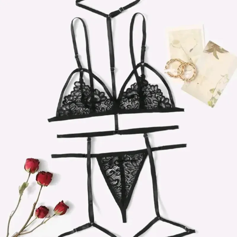 Lenceria negra de encaje