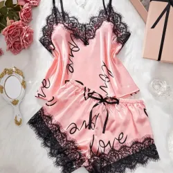 Pijama rosa con estampado love