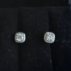 Aretes de Diamante Cuadrado
