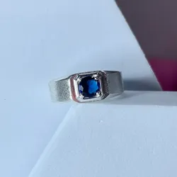 Anillo de Hombre con Piedra Azul
