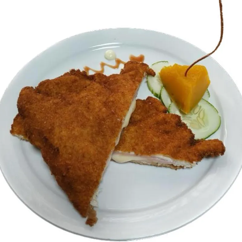 CERDO EMPANADO / BREADED PORK STEAK