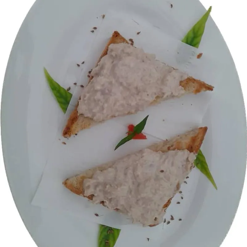 TAPAS DE ATÚN/ TUNA TOAST