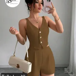 Conjunto de shorts y blusa talla XL