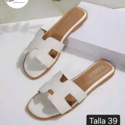 Sandalias blancas talla 39