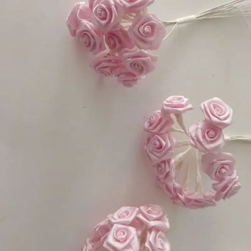 Rositas rosadas claras 