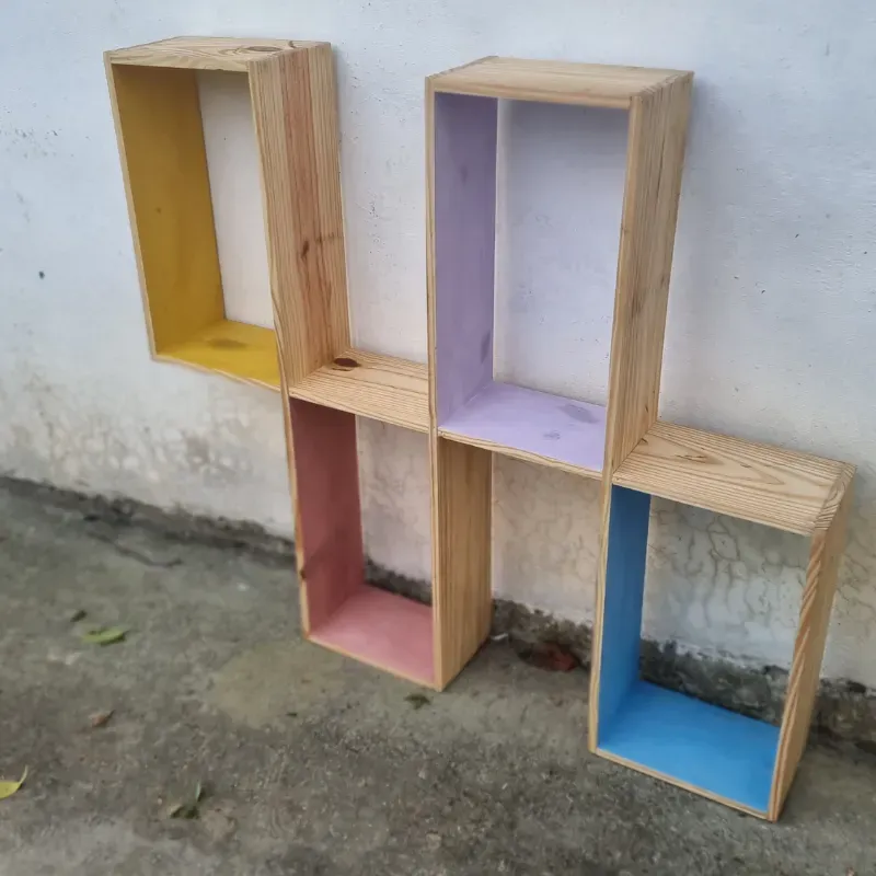 Estante cajas de colores