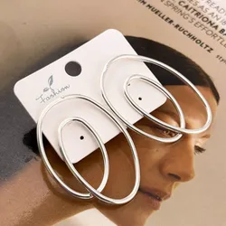 Aretes circulantes (dorados y plateados)