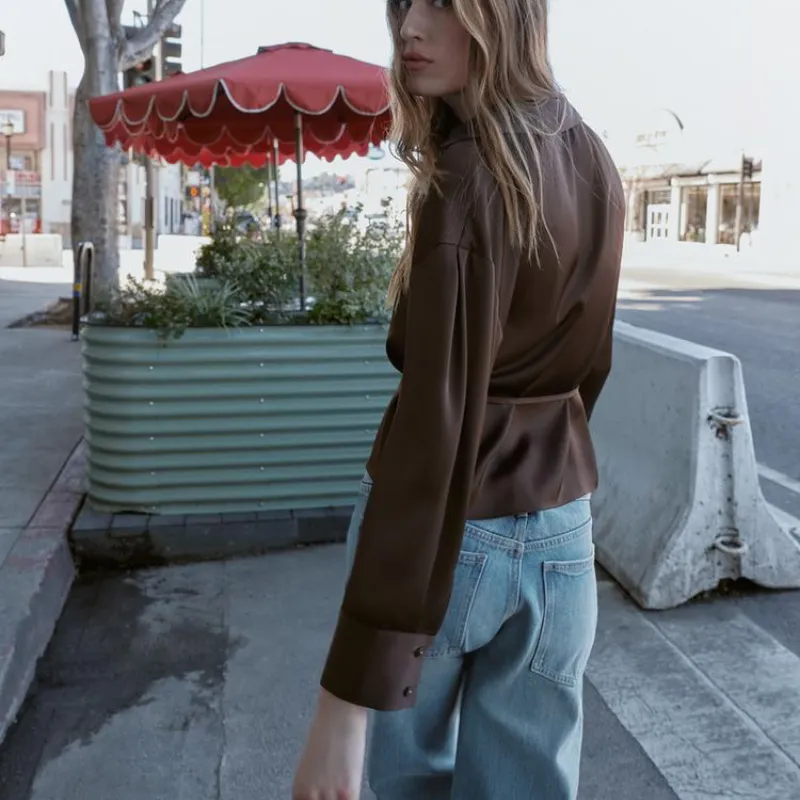 Blusa de cuello solapa Efecto satinado