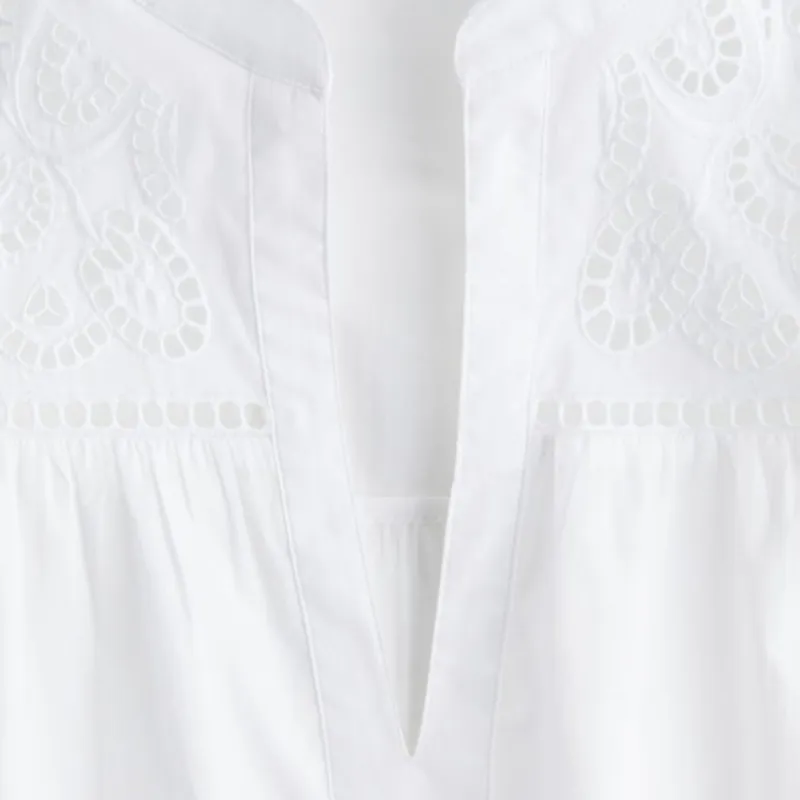 Blusa en bordado inglés 