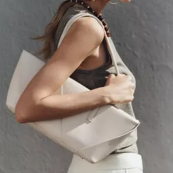 Bolso alargado entrelazado 