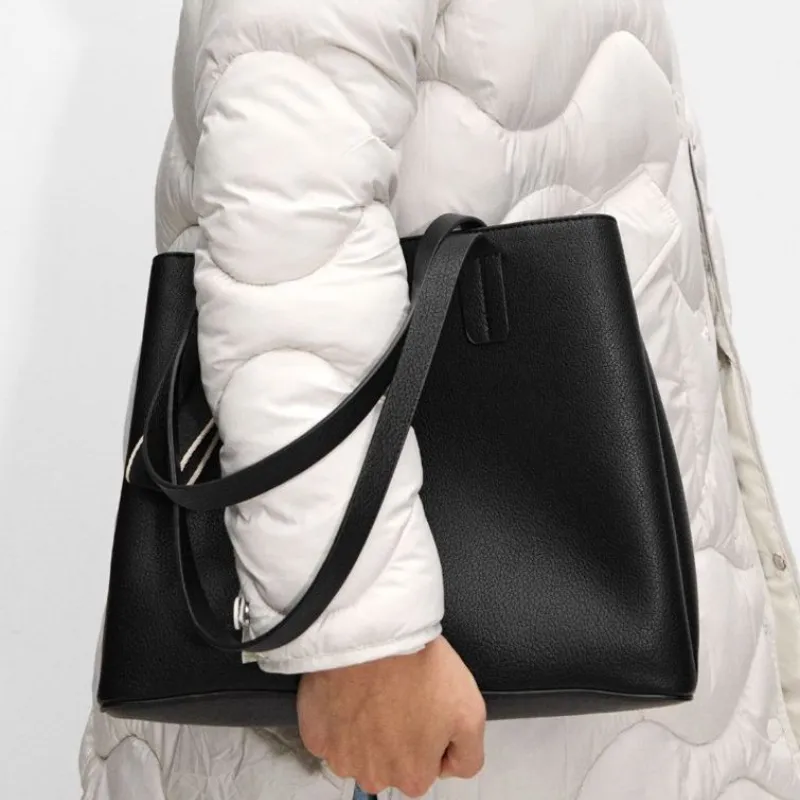 Bolso Detalle Colgante