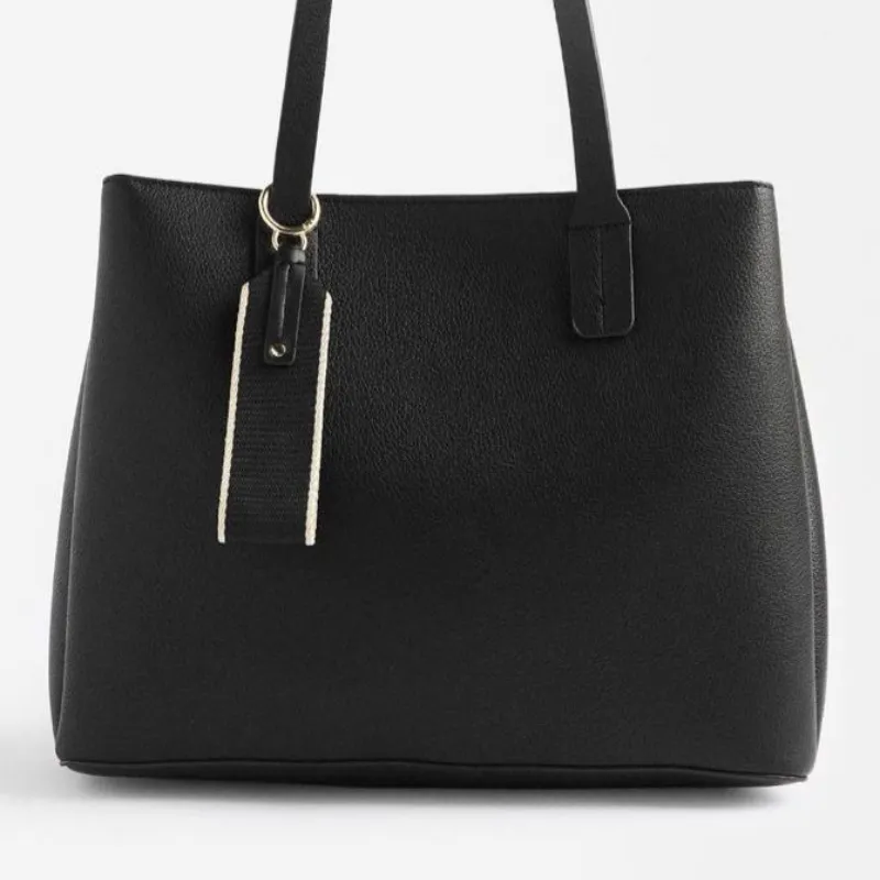Bolso Detalle Colgante