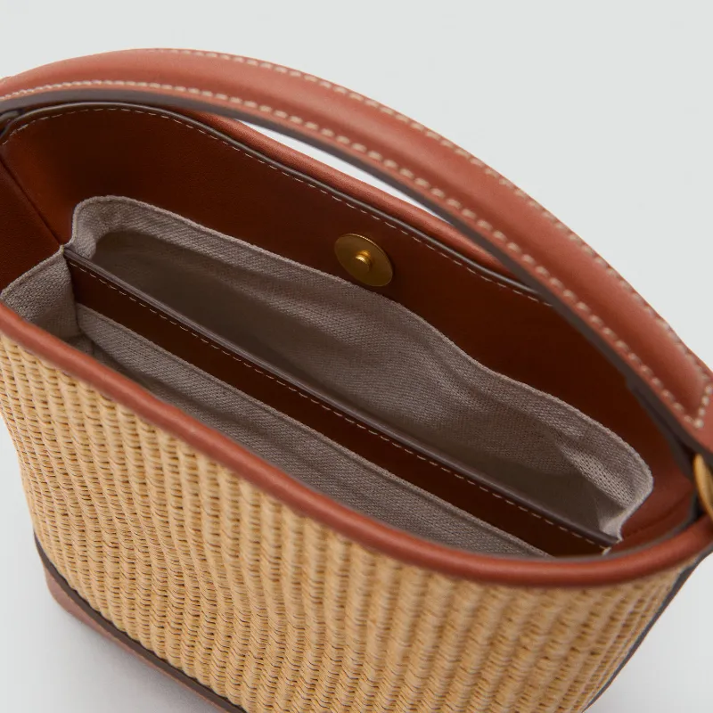 Bolso saco efecto Raffia 