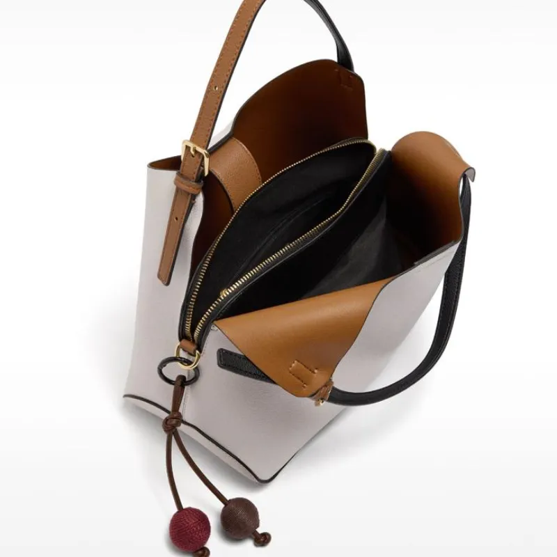 Bolso Toten con Charm