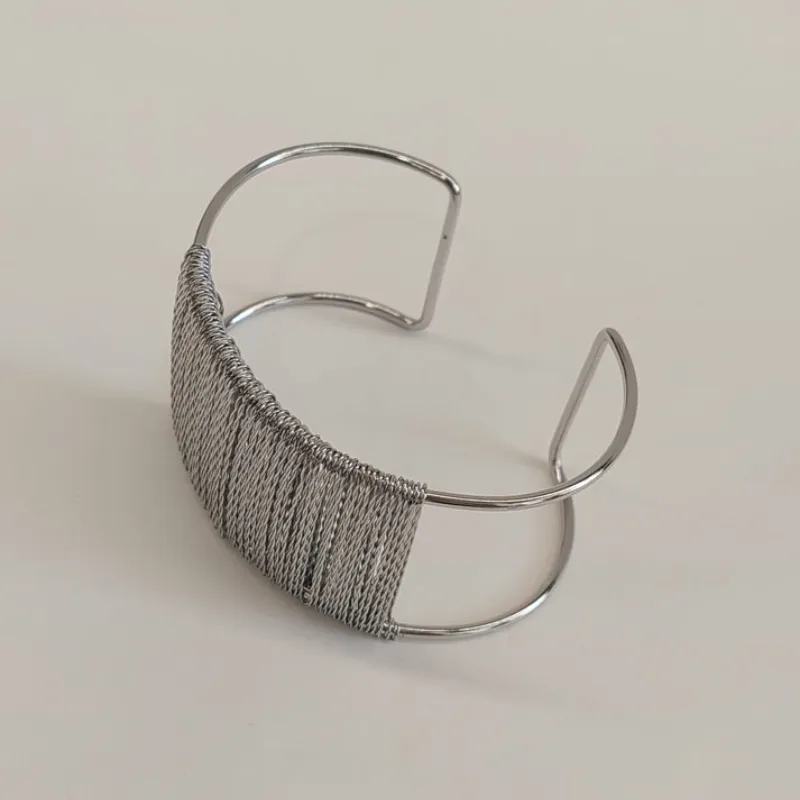 Brazalete hilos metálicos