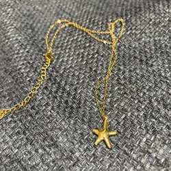 Cadena estrella a relieve
