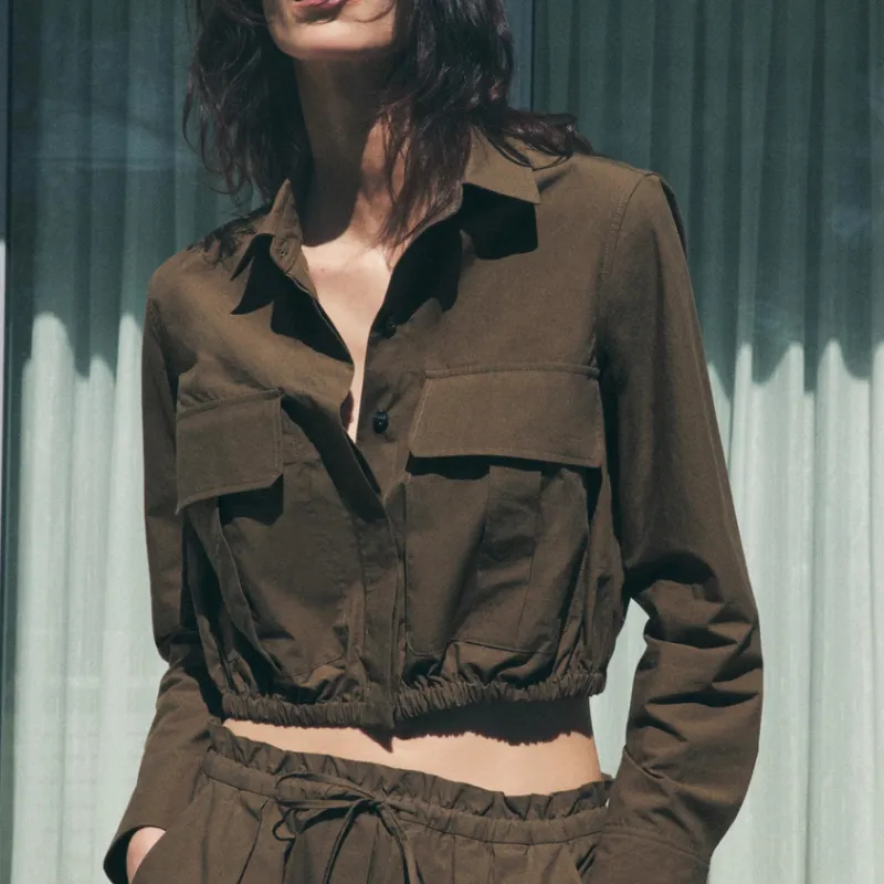 Camisa Crop Bolsillos