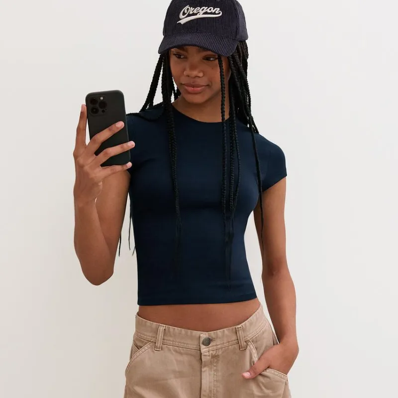 Camiseta básica ajustada 