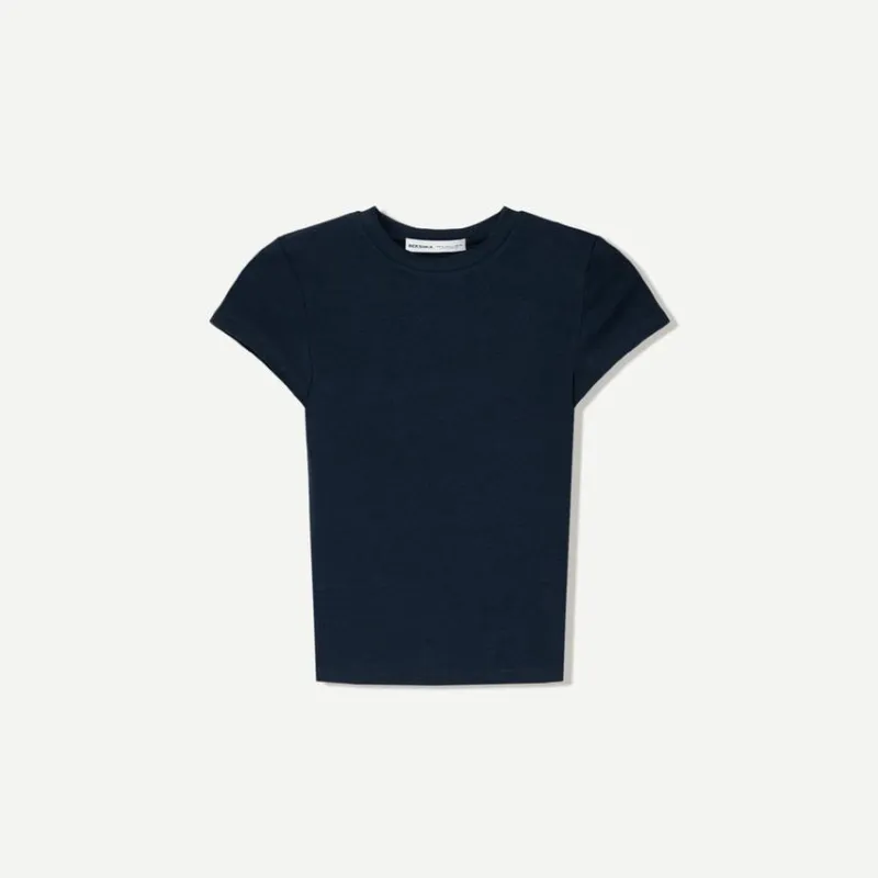 Camiseta básica ajustada 