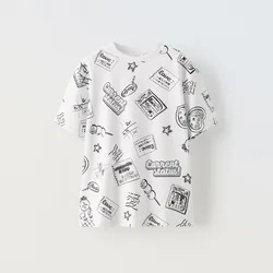 Camiseta con estampado grafitis