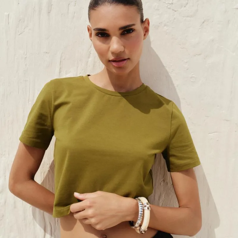 Camiseta elástica cropped