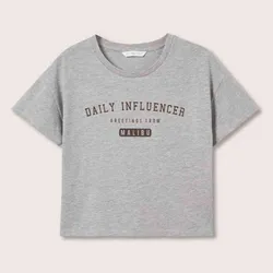 Camiseta estampada con letras
