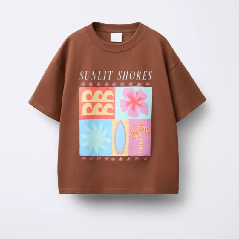 Camiseta estampada marrón 