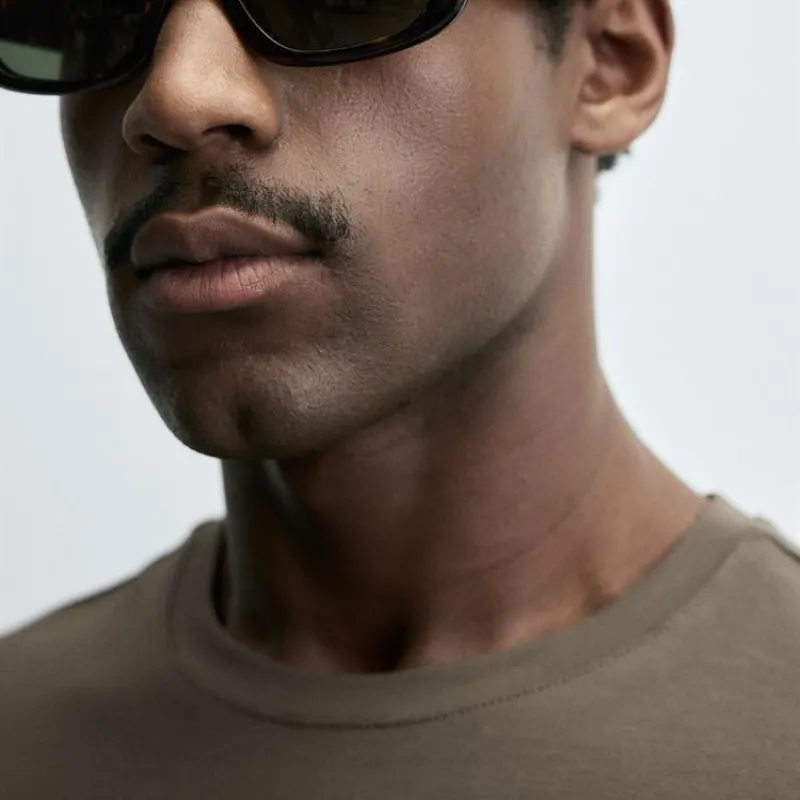 Camiseta slim fit (Visón oscuro)