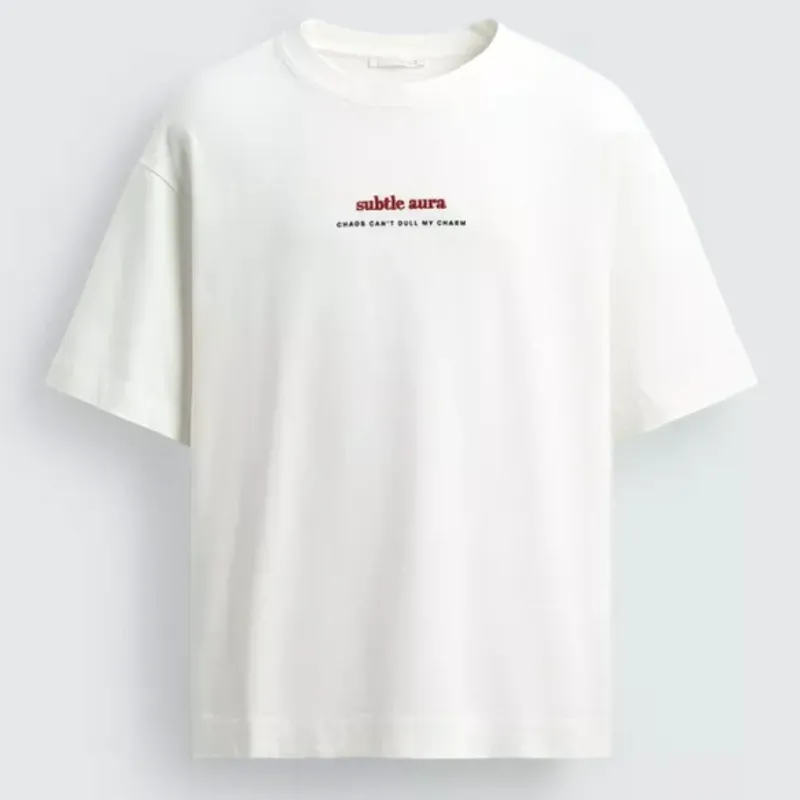 Camiseta Texto Bordado Estampado