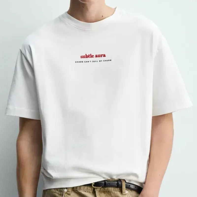 Camiseta Texto Bordado Estampado