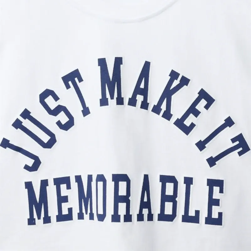 CAMISETA VARSITY TEXTO
