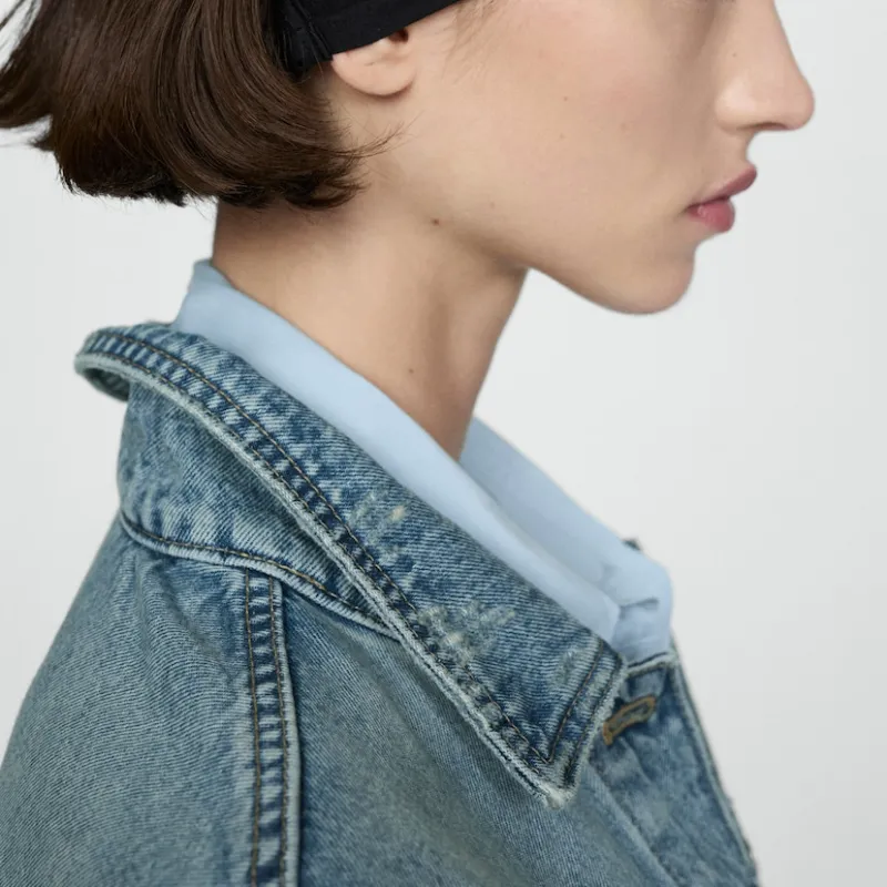 Cazadora vaquera bolsillos