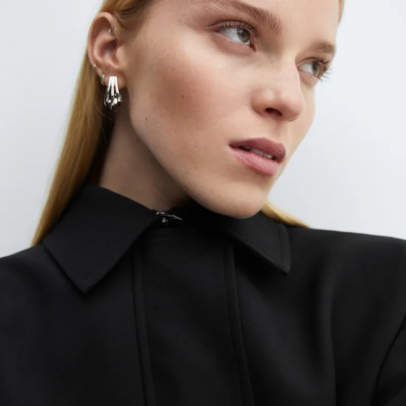 Chaqueta crop hombreras