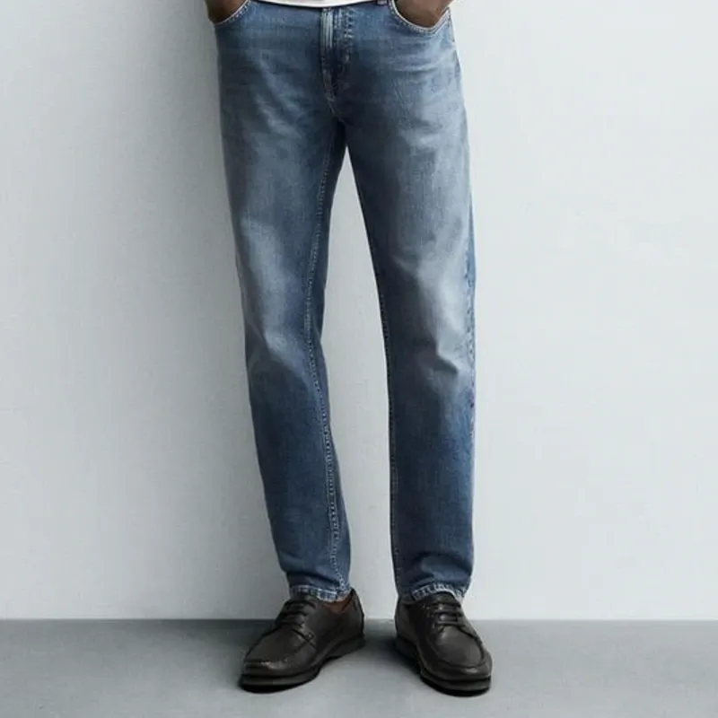 Jeans Slim Fit Básico