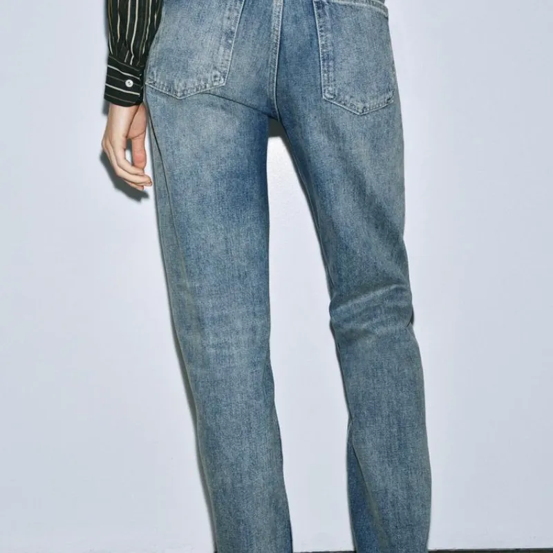 Jeans tiro alto recto