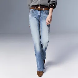 Pantalón acampanado con cinto 