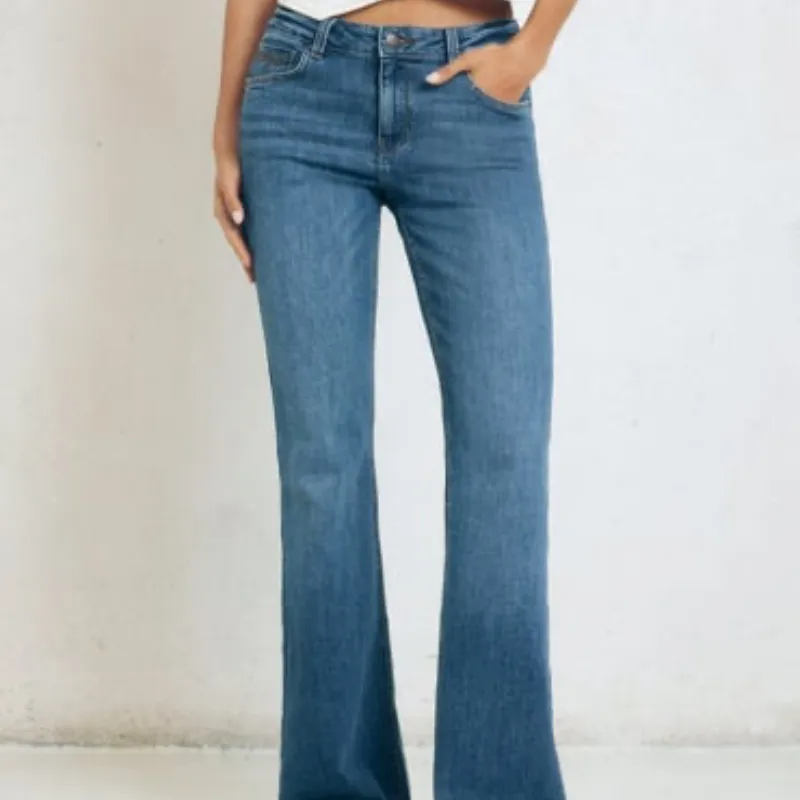 Pantalón bootcut 