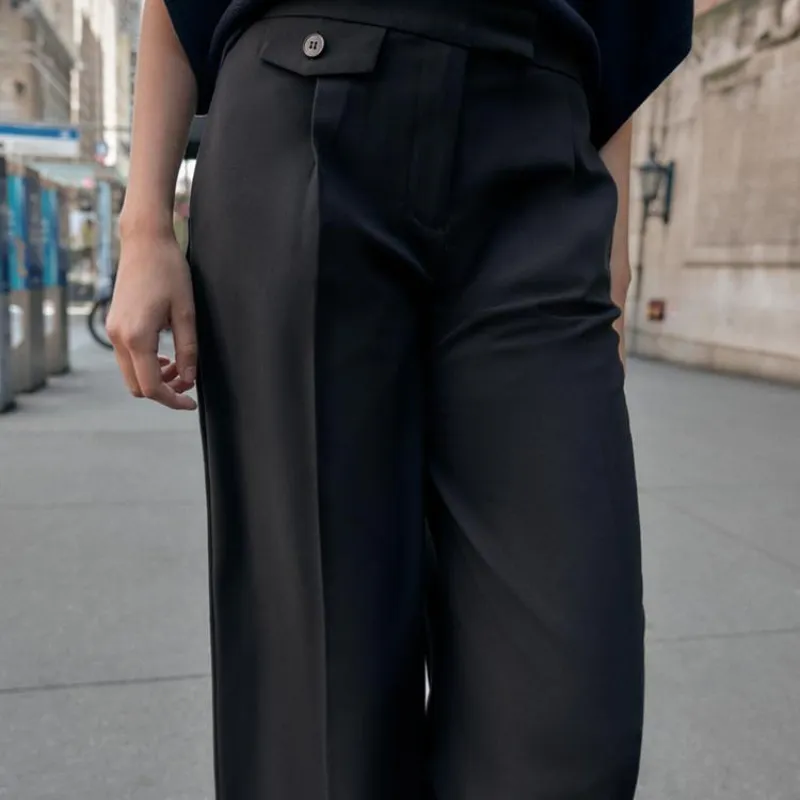 Pantalón de pinzas detalle 