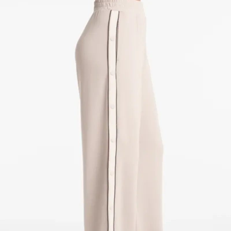 Pantalon detalles botones