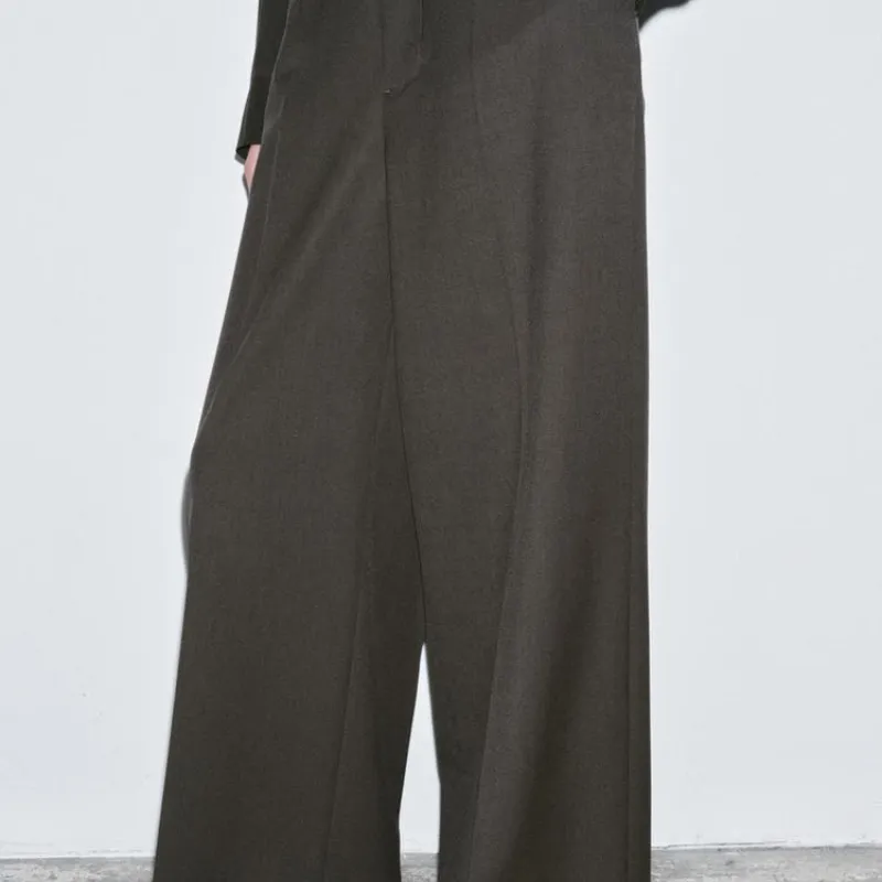 Pantalón pinzas ajustables 