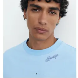 Playera relaxed fit bordado