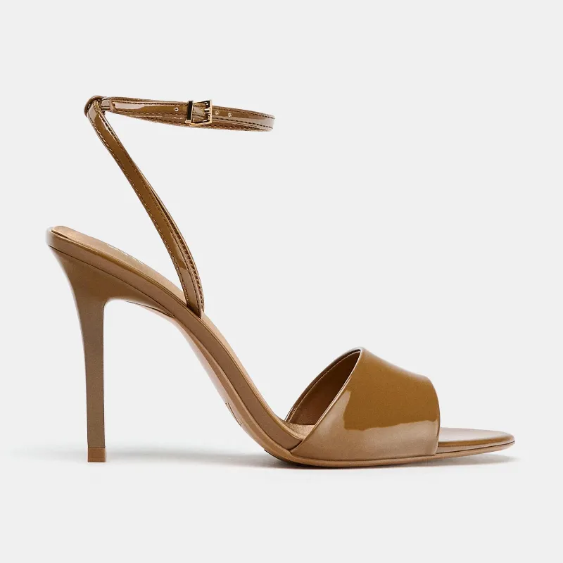 Sandalia de Tacón Acharolada