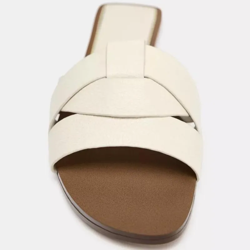 Sandalias cruzadas