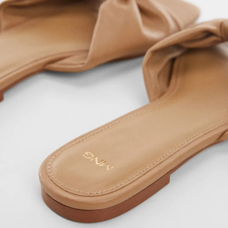 Sandalias Planas Nudo